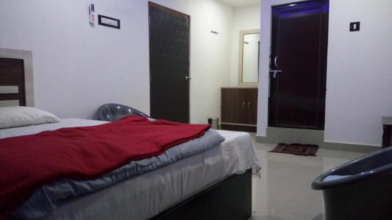Hotel Vashishta Inn Paderu Екстериор снимка
